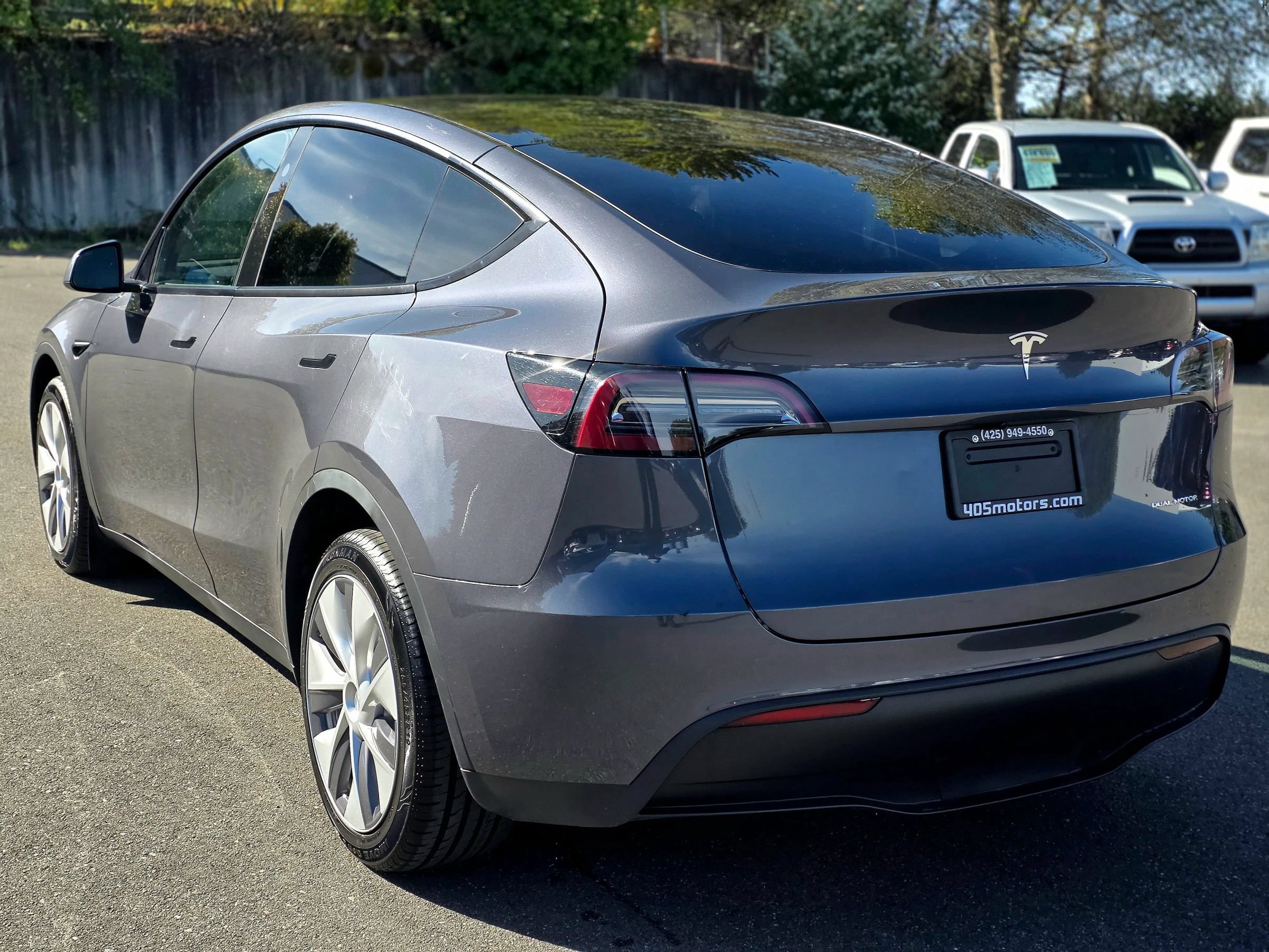 Used 2023 Tesla Model Y Long Range AWD/4WD image 10