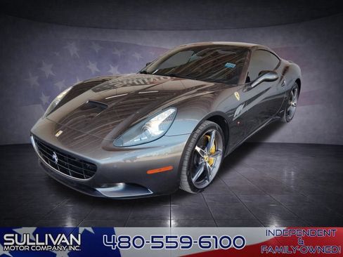 Used 2014 Ferrari California RWD image 1