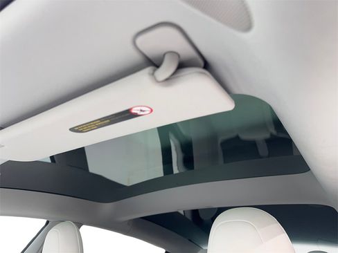 Used 2021 Tesla Model 3 Performance image 61