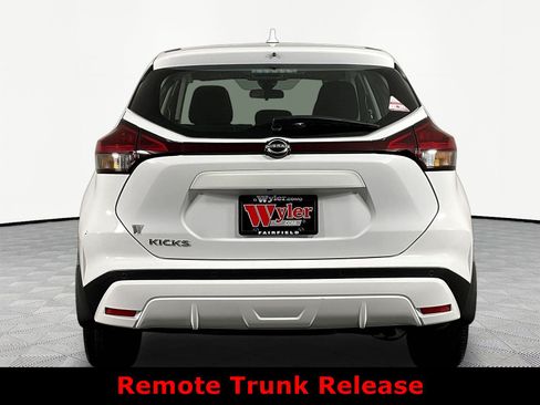Used 2023 Nissan Kicks S FWD image 5