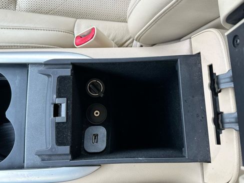Used 2010 Lincoln MKS FWD image 31