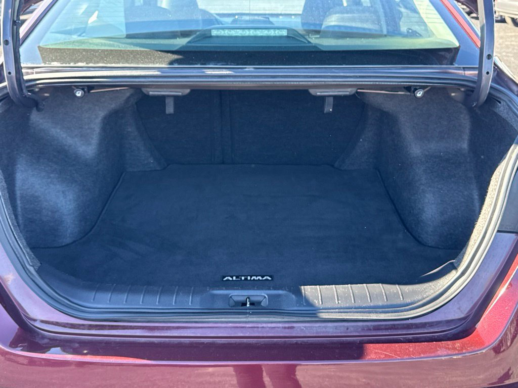 Used 2025 Nissan Altima 2.5 SV FWD image 19