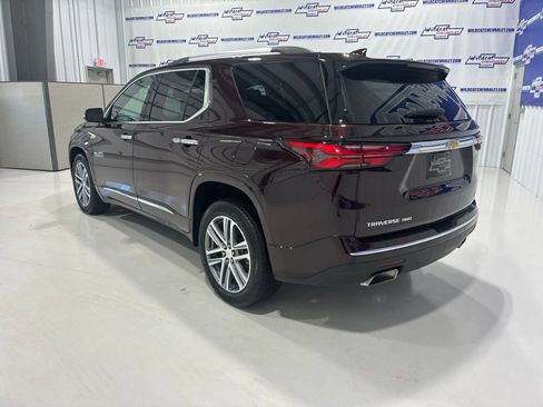 Used 2023 Chevrolet Traverse High Country w/ LPO, Floor Liner Package AWD/4WD image 4