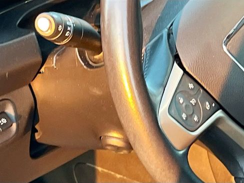 Used 2022 GMC Acadia Denali w/ Denali Ultimate Package image 10