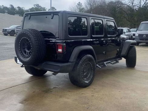 Used 2019 Jeep Wrangler Unlimited Sport S image 3