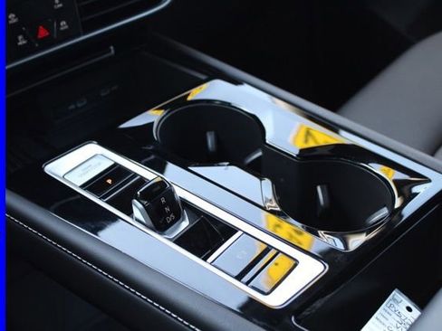 Used 2025 Volkswagen Atlas Cross Sport SE w/ Panoramic Sunroof Package image 43