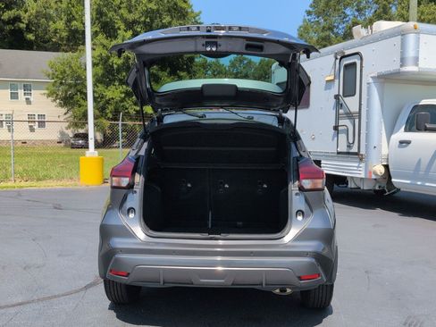 Used 2023 Nissan Kicks SR w/ SR Premium Package FWD image 31
