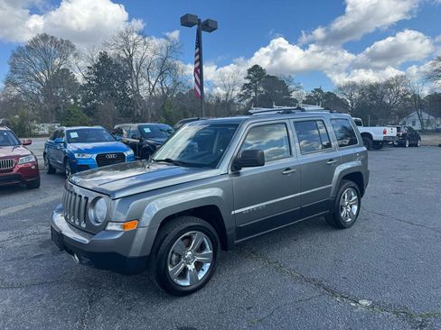 Used 2013 Jeep Patriot Limited image 2