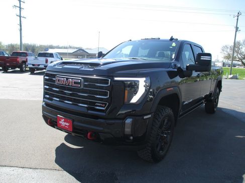 Used 2024 GMC Sierra 2500 AT4 w/ AT4 Premium Plus Package image 12