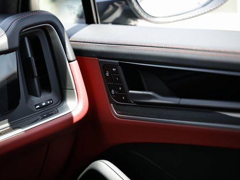 New 2025 Porsche Cayenne Turbo image 33