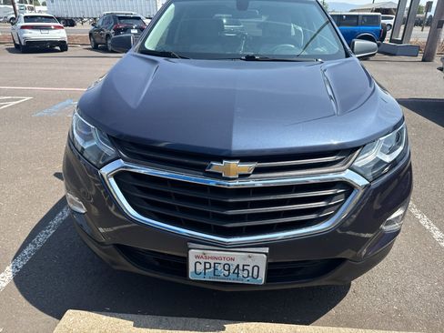 Used 2019 Chevrolet Equinox LS w/ LS Convenience Package AWD/4WD image 4