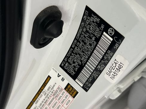 Used 2024 Toyota Corolla LE image 29