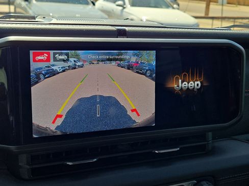 Used 2024 Jeep Wrangler Rubicon AWD/4WD image 18