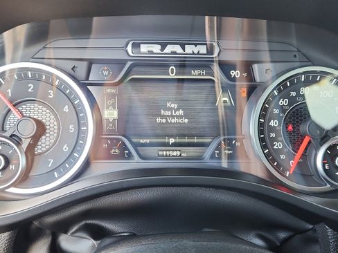 Used 2025 RAM 1500 Laramie AWD/4WD image 15