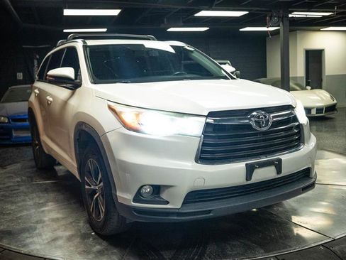 Used 2016 Toyota Highlander XLE FWD image 5