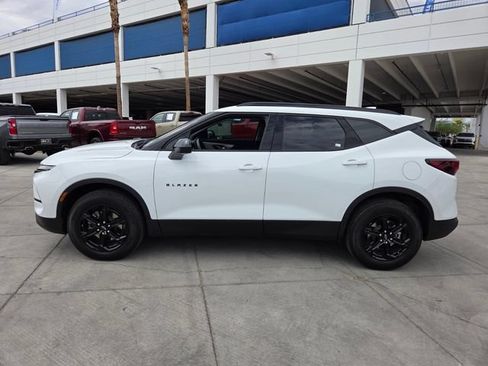 Used 2024 Chevrolet Blazer LT w/ Convenience Package FWD image 3