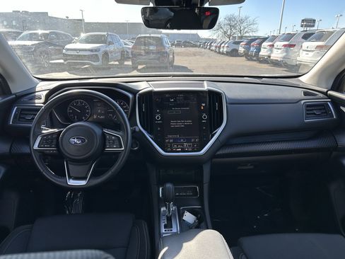 Used 2024 Subaru Ascent Premium w/ Convenience Package image 9