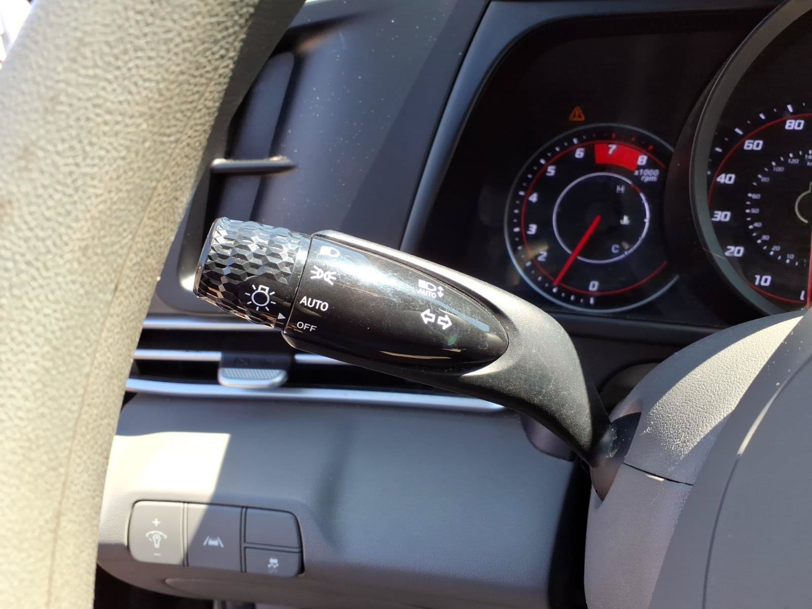 Used 2023 Hyundai Elantra SEL w/ Cargo Package FWD image 22