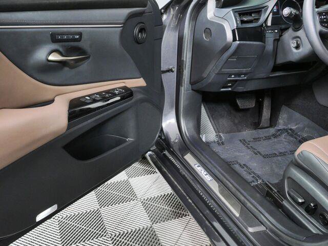 Used 2025 Lexus ES 350 w/ Premium Package FWD image 7