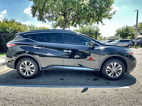 Used 2018 Nissan Murano SV image 10