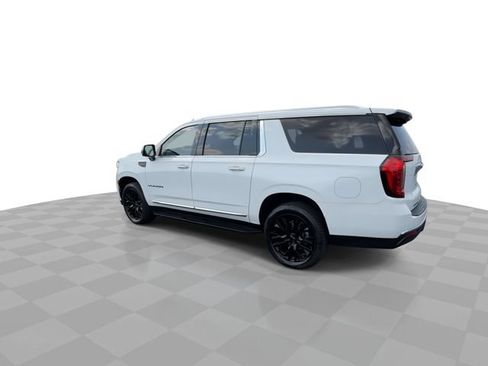 Certified 2023 GMC Yukon XL SLT w/ SLT Premium Package AWD/4WD image 6
