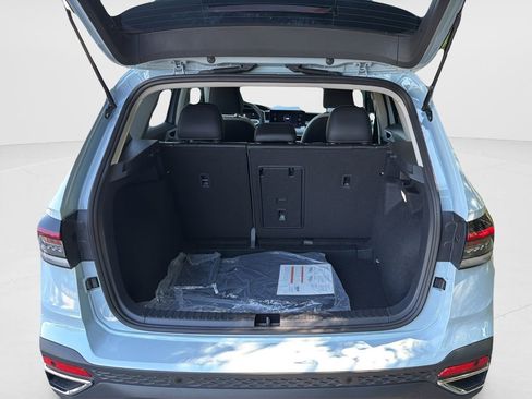 New 2026 Volkswagen Taos SE FWD image 9