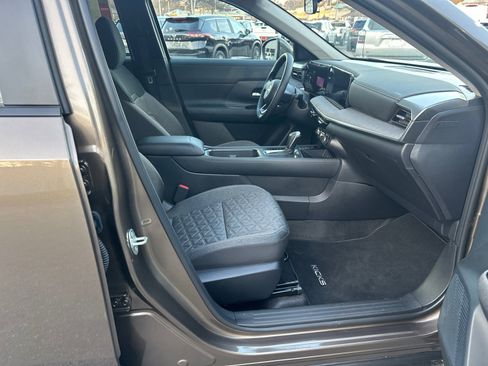 Certified 2025 Nissan Kicks SV image 13