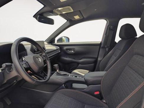 Used 2025 Honda HR-V Sport image 9