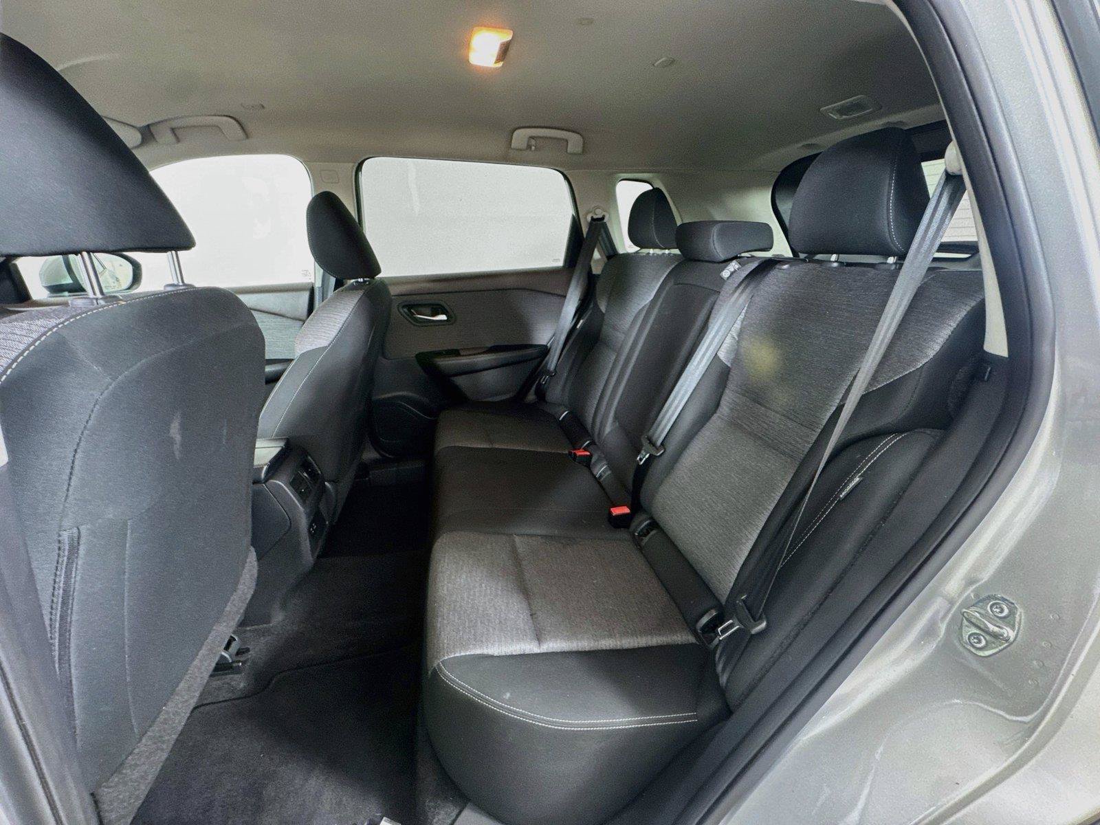 Used 2023 Nissan Rogue SV AWD/4WD image 22