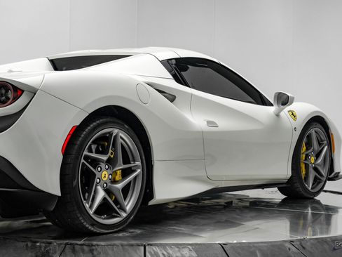 Used 2022 Ferrari F8 Tributo image 30