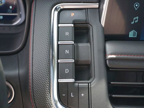 Used 2024 Chevrolet Suburban RST w/ Luxury Package AWD/4WD image 31