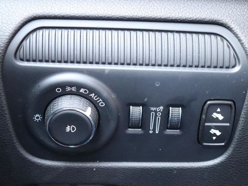 Used 2024 Jeep Wagoneer L Series II w/ Flexible Seating Group AWD/4WD image 49