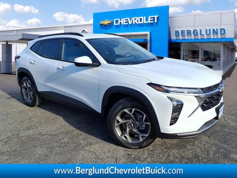 New 2026 Chevrolet Trax LT w/ Driver Confidence Package image 1