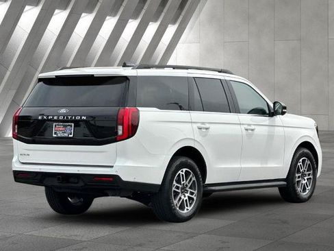 Certified 2025 Ford Expedition Active RWD image 3