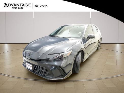 Used 2025 Toyota Camry SE w/ Multimedia Upgrade Package AWD/4WD image 4