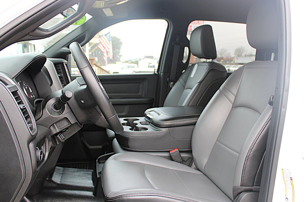 Used 2024 RAM 2500 Tradesman w/ Chrome Appearance Group RWD image 20