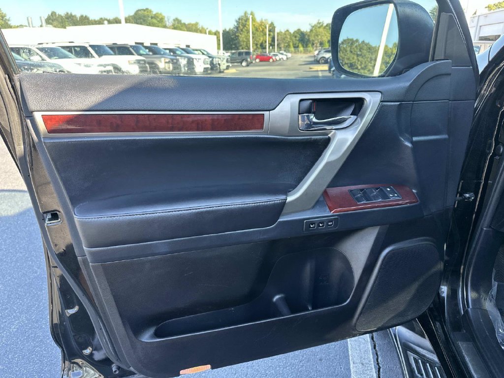 Used 2016 Lexus GX 460 w/ Premium Package AWD/4WD image 19