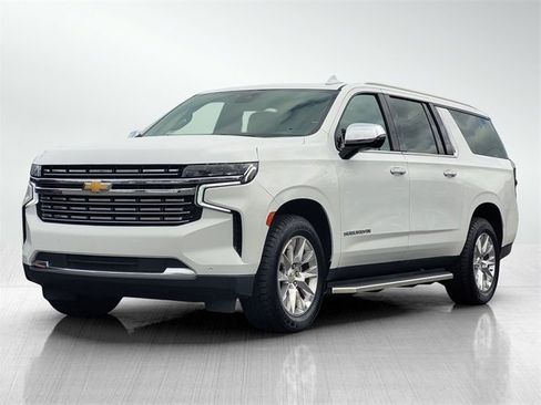 Used 2023 Chevrolet Suburban Premier image 9