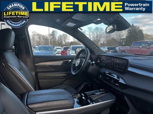 Used 2025 Buick Enclave Preferred image 39