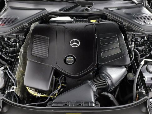 Used 2025 Mercedes-Benz E 350 4MATIC Sedan image 69