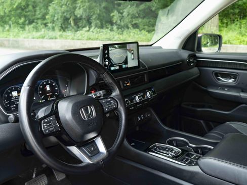 Used 2024 Honda Pilot Elite image 16