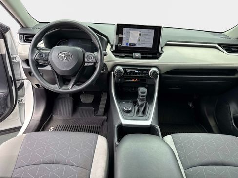 Used 2023 Toyota RAV4 XLE AWD/4WD image 17
