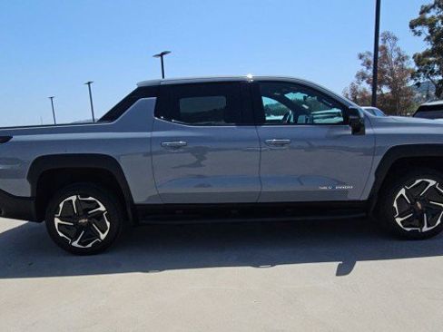 Used 2025 Chevrolet Silverado EV LT w/ LT Premium Package AWD/4WD image 9