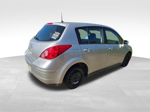 Used 2011 Nissan Versa 1.8 S FWD image 10