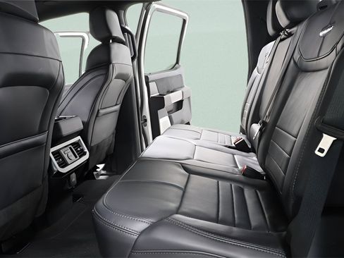 Used 2025 Ford F350 Platinum image 28