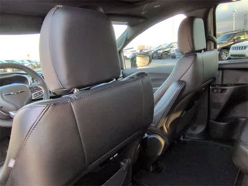 New 2026 Chrysler Pacifica Select image 19