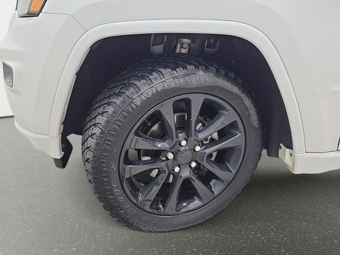 Used 2019 Jeep Grand Cherokee Altitude AWD/4WD image 34