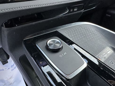 Used 2025 Buick Enclave Preferred image 34