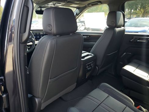 New 2026 Chevrolet Suburban High Country w/ Sun And Tow Package AWD/4WD image 10