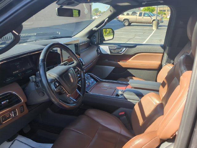 Used 2023 Lincoln Navigator L Reserve AWD/4WD image 19